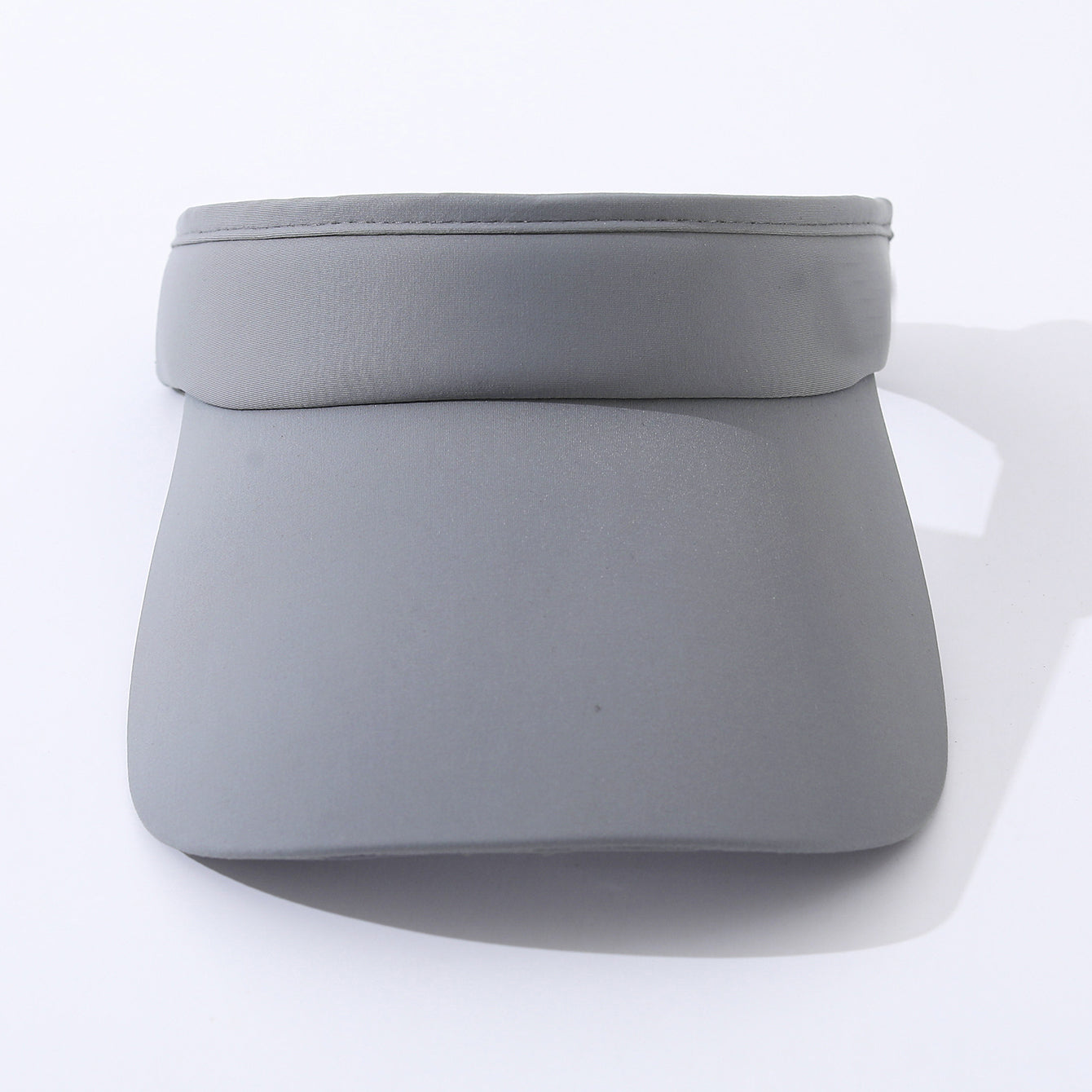 Wide brim sunshade hat on model