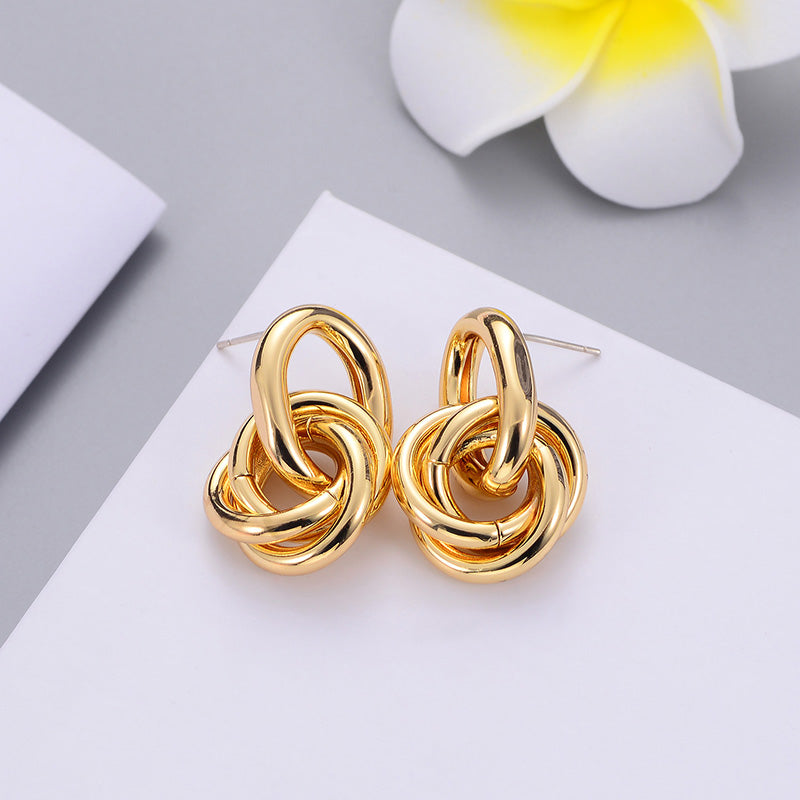 Aurelia knot stud earrings size reference