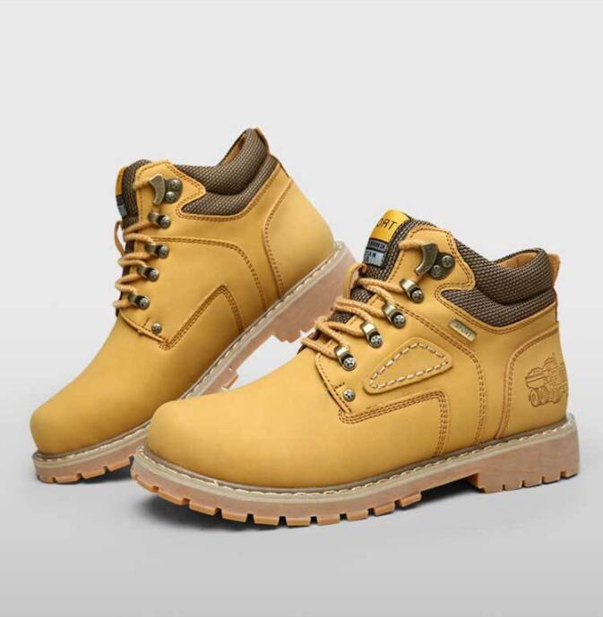 Men's leather Martin boots toe detail