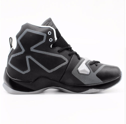 Outdoor court boots sole view