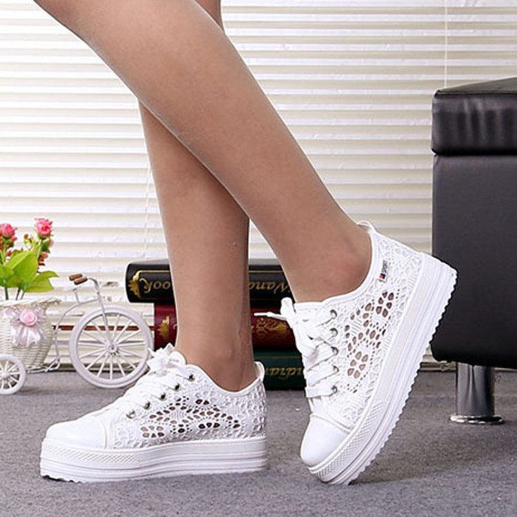 Women's chunky canvas shoes lifestyle