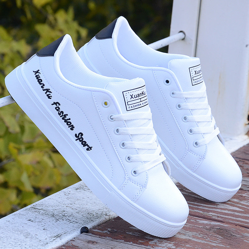 Men's white trend shoes sole view
