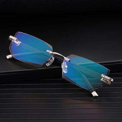 Diamond-cut glasses side view
