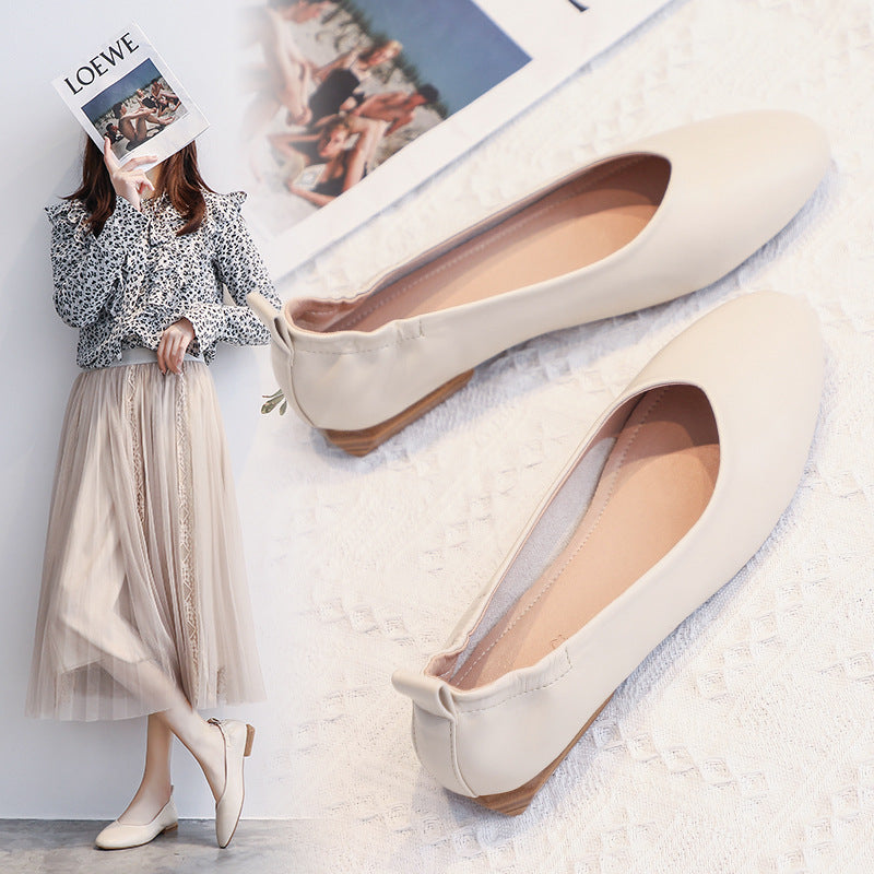 Women's leather pea shoes sole view