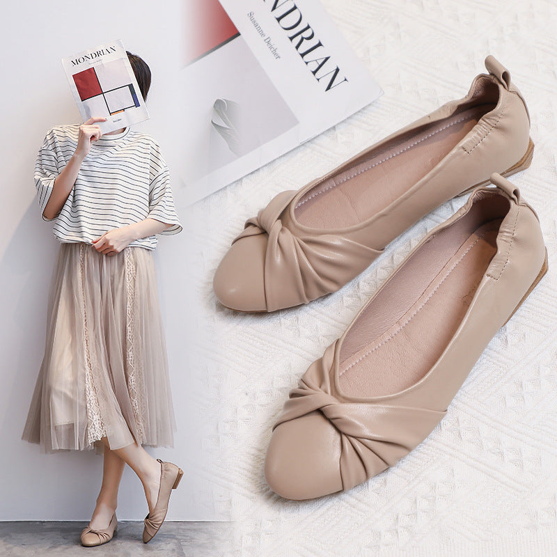 Women's leather pea shoes pair view