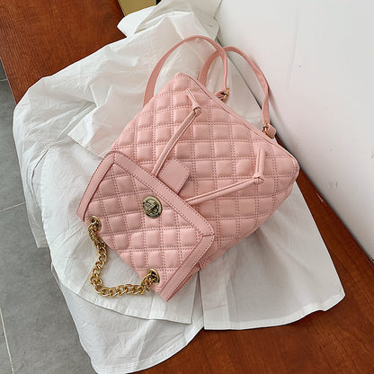 Lingge chain bag lifestyle