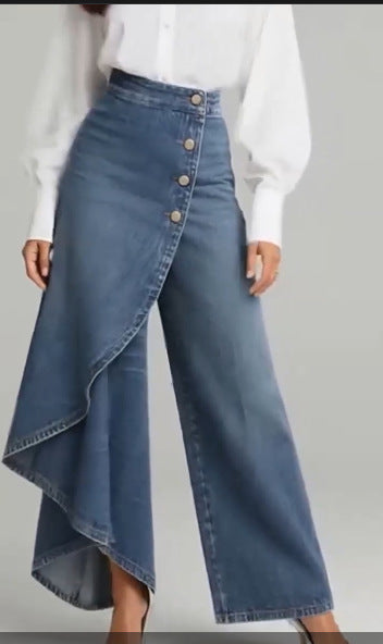 Ruffled button straight pants close-up
