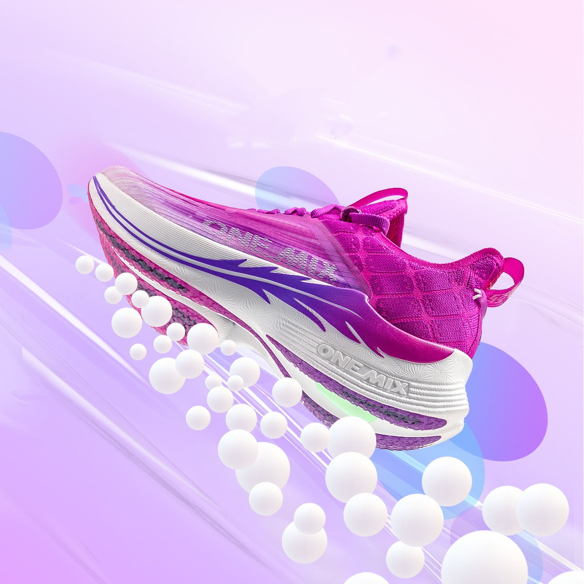 Carbon plate stride runner main view