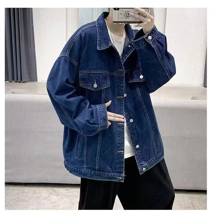 Men's loose fit denim jacket pocket detail