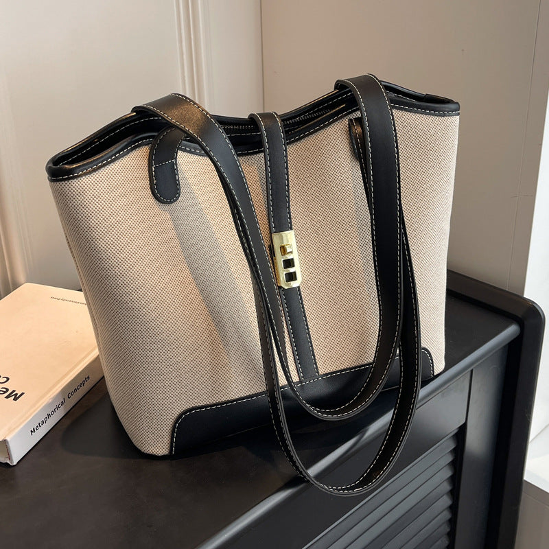 St Tropez shoulder bag interior detail