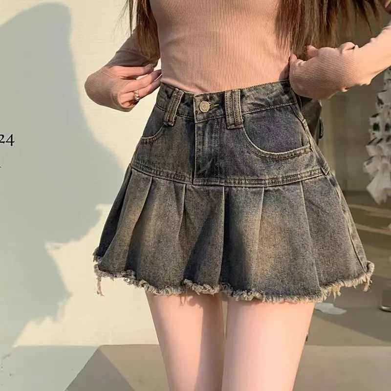 Retro pleated mini skirt color options
