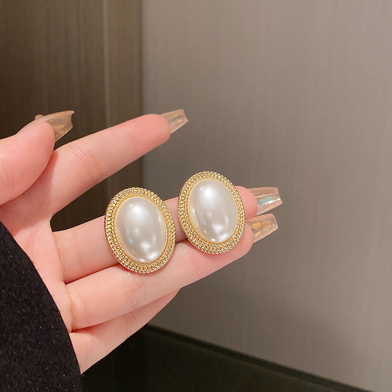 Radiance pearl stud earrings gift box