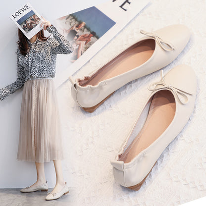 Women's leather pea shoes back view