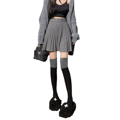 Women's Oxford pleated wool mini skirt back view