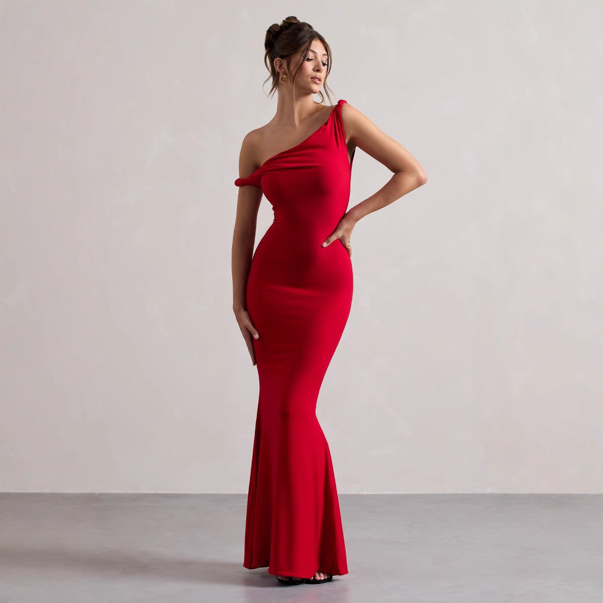 Women's one-shoulder bodycon dress shoulder detail