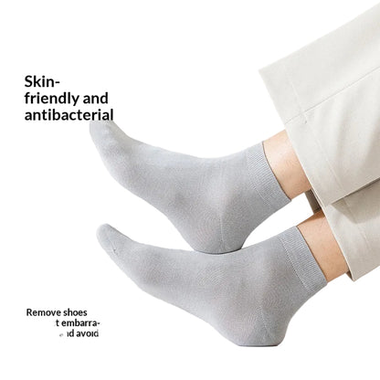 Odor-absorbent mid socks main view