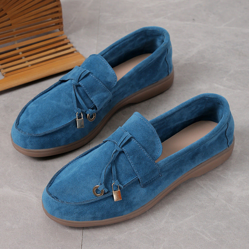 Women's suede lady loafers toe detail