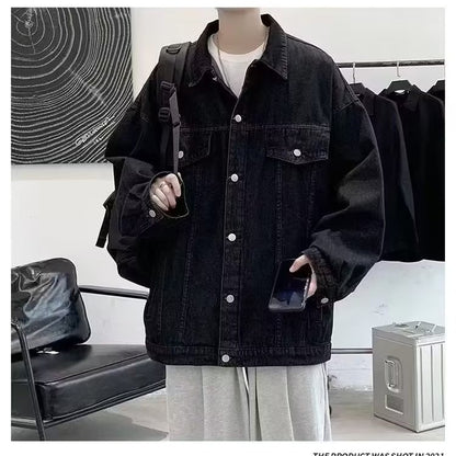 Men's loose fit denim jacket collar detail