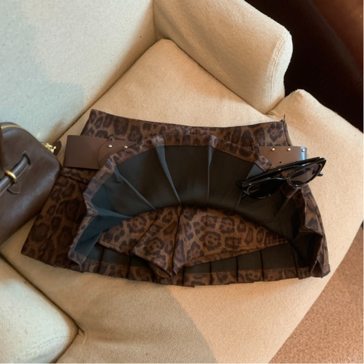 Leopard pleated midi skirt back view