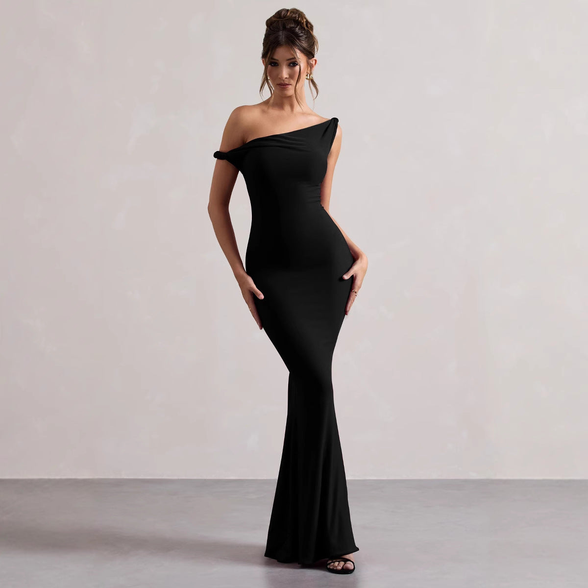 Women's one-shoulder bodycon dress side view
