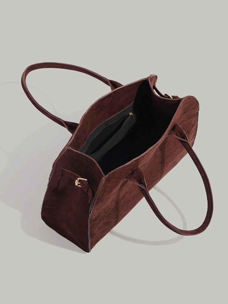 Velvet Henna evening bag on model lifestyle