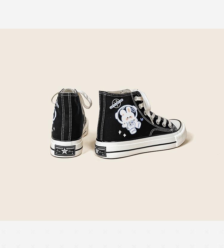 Cartoon printed shoes styled