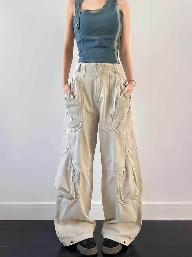 Wide leg pocket overalls pocket detail