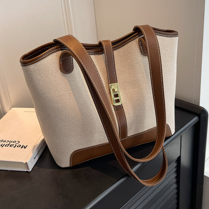 St Tropez shoulder bag strap detail
