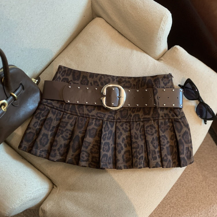Leopard pleated midi skirt lifestyle