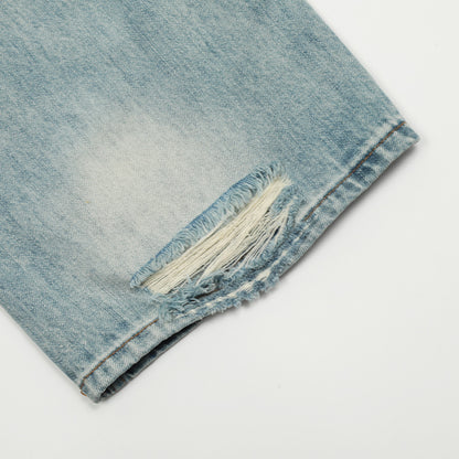 Men's vintage washed straight jeans full length model