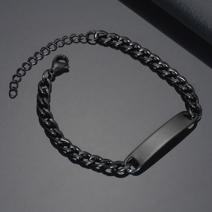 Signature chain bracelet link detail