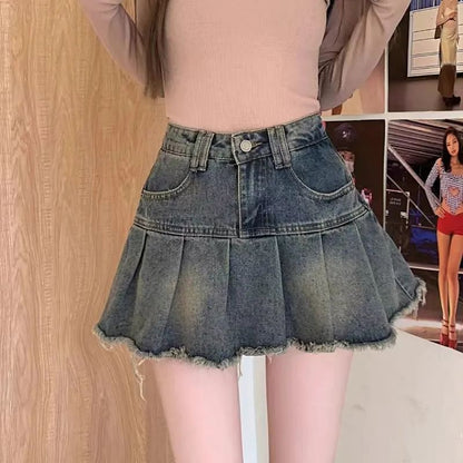 Retro pleated mini skirt waistband